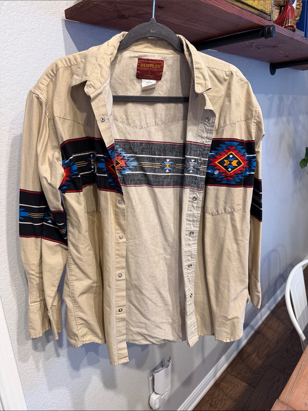 Rustler Beige Button-Up Shirt with Southwestern Stripe Accents. Vintage Aztec.